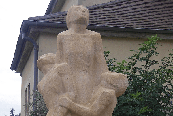 Nettoyage du monument aux morts de Roppentzwiller